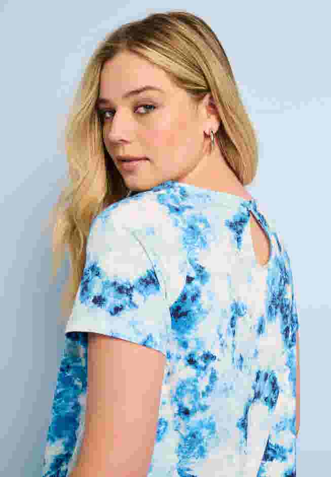 Ultimate Swing Tee with Keyhole Back image number 4