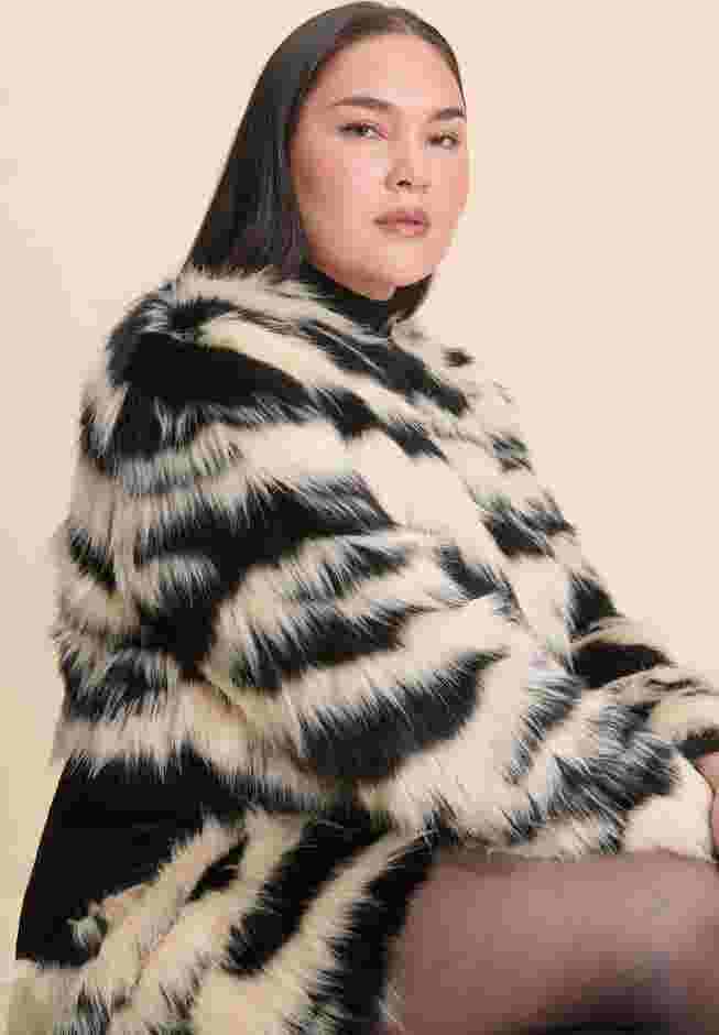 Faux Fur Crop Coat image number 4