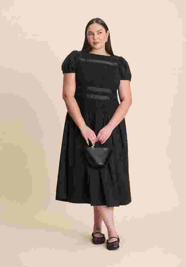 Smocked Flare Midi Dress image number 4
