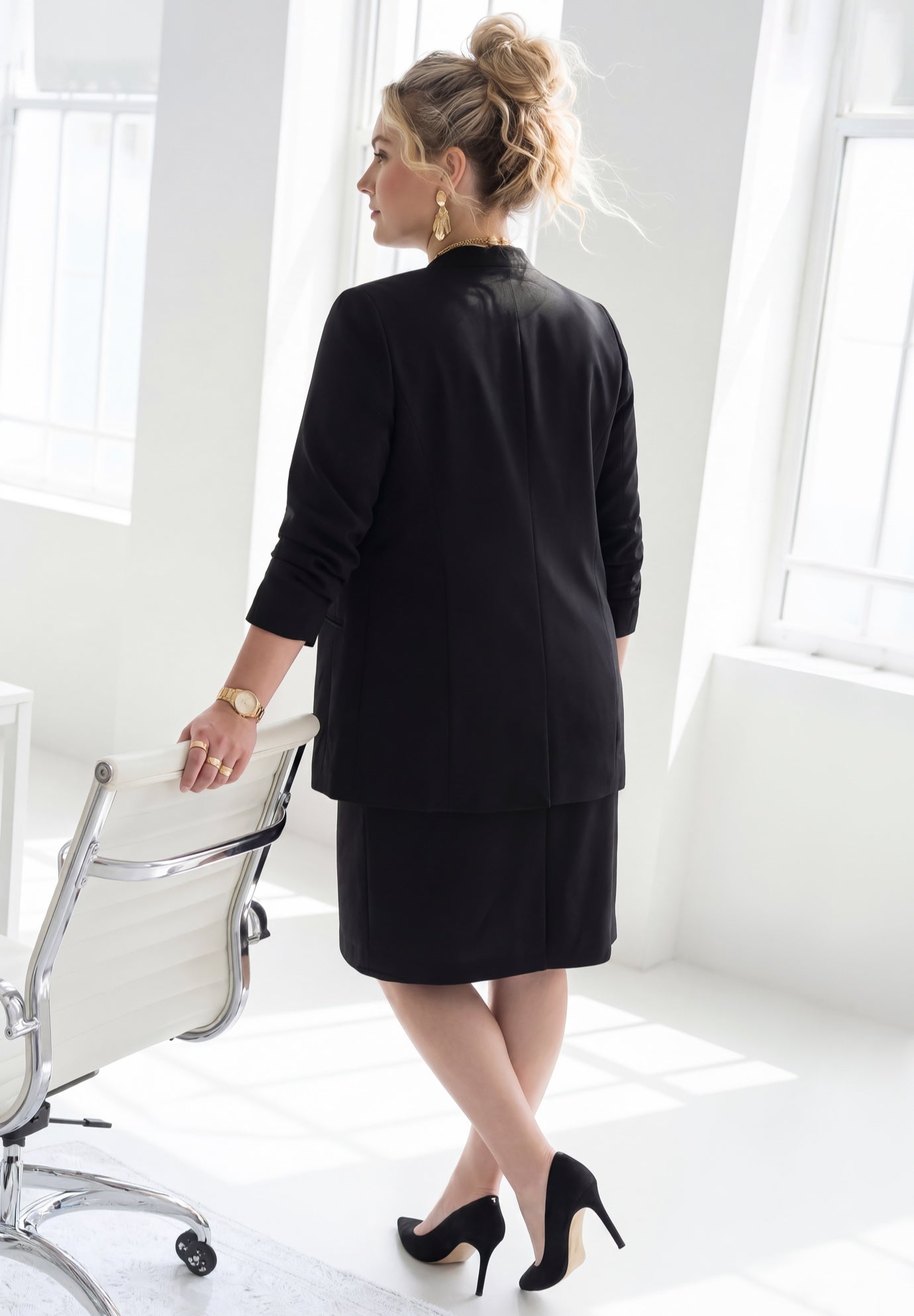 Right Fit &trade; Curvy Collarless Blazer image number 1