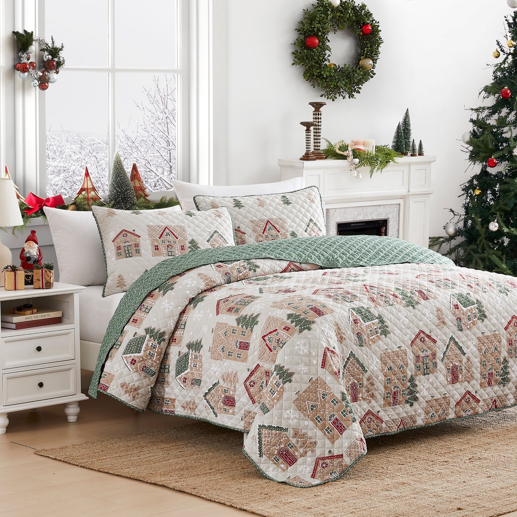 Avanti Linens Christmas Quilts image number 0