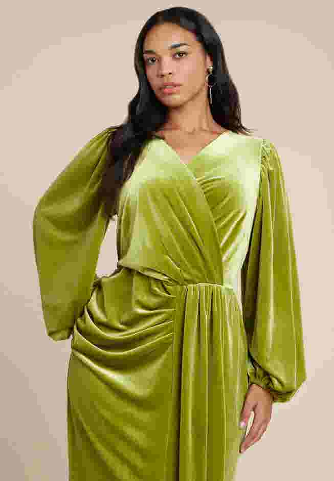 Velvet Puff Sleeve Pleated Dress image number 3