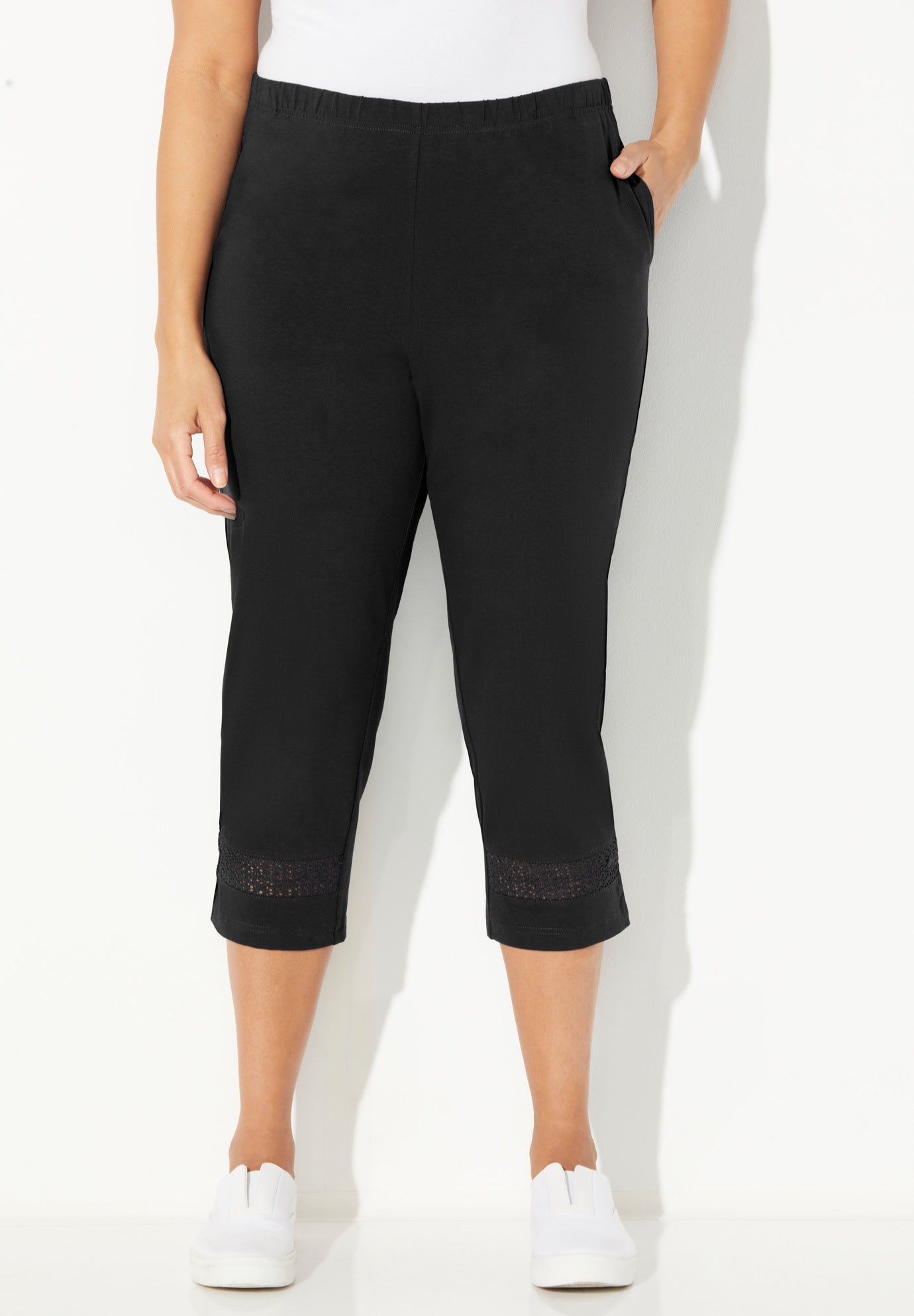 Suprema&reg; Crochet Trim Capri image number 0