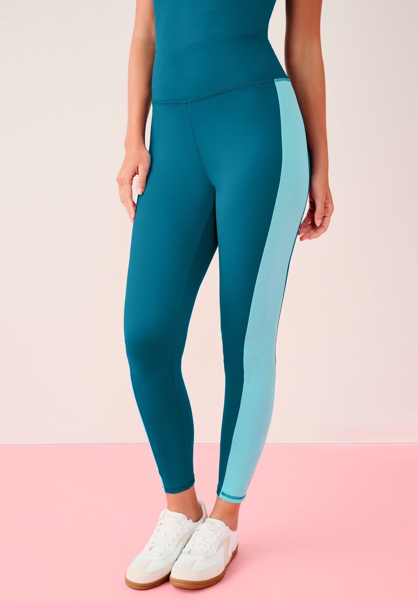 Soft Sculpt Colorblock Leggings image number 0