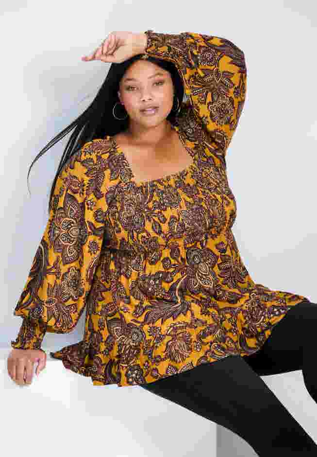 Felicity Shirred Bodice Blouse image number 3