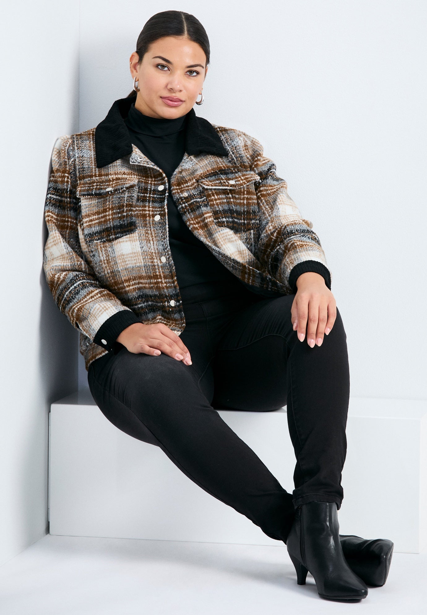 Joss Plaid Cropped Jacket image number 3