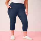 Soft Sculpt Side-Pocket Capri Legging image number null