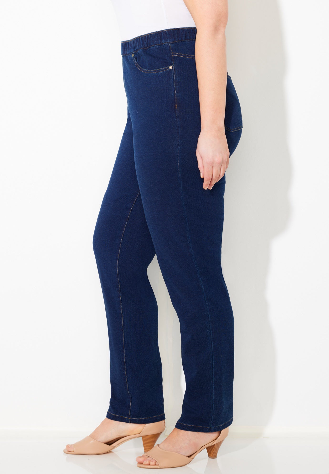 The Curvy Knit Jean image number 3
