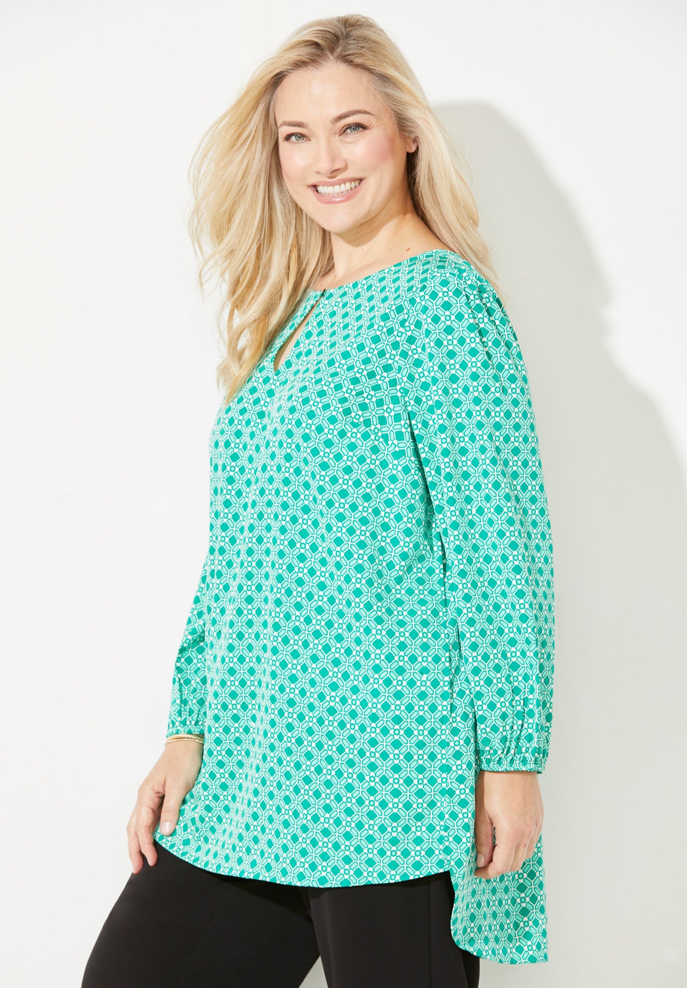 Liz&Me® Keyhole Top image number 2