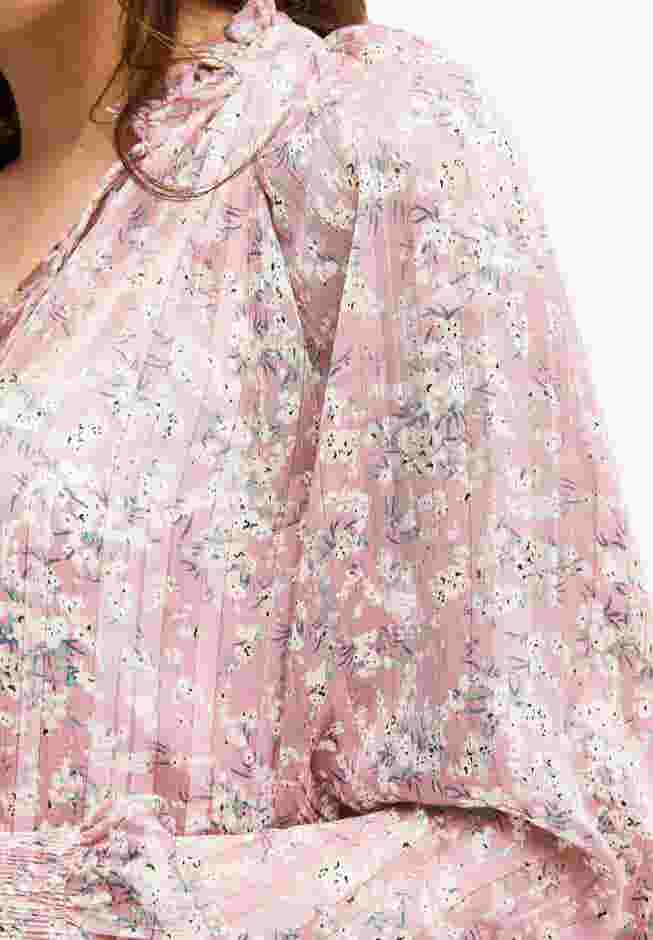 Notch Keyhole Tunic image number 2