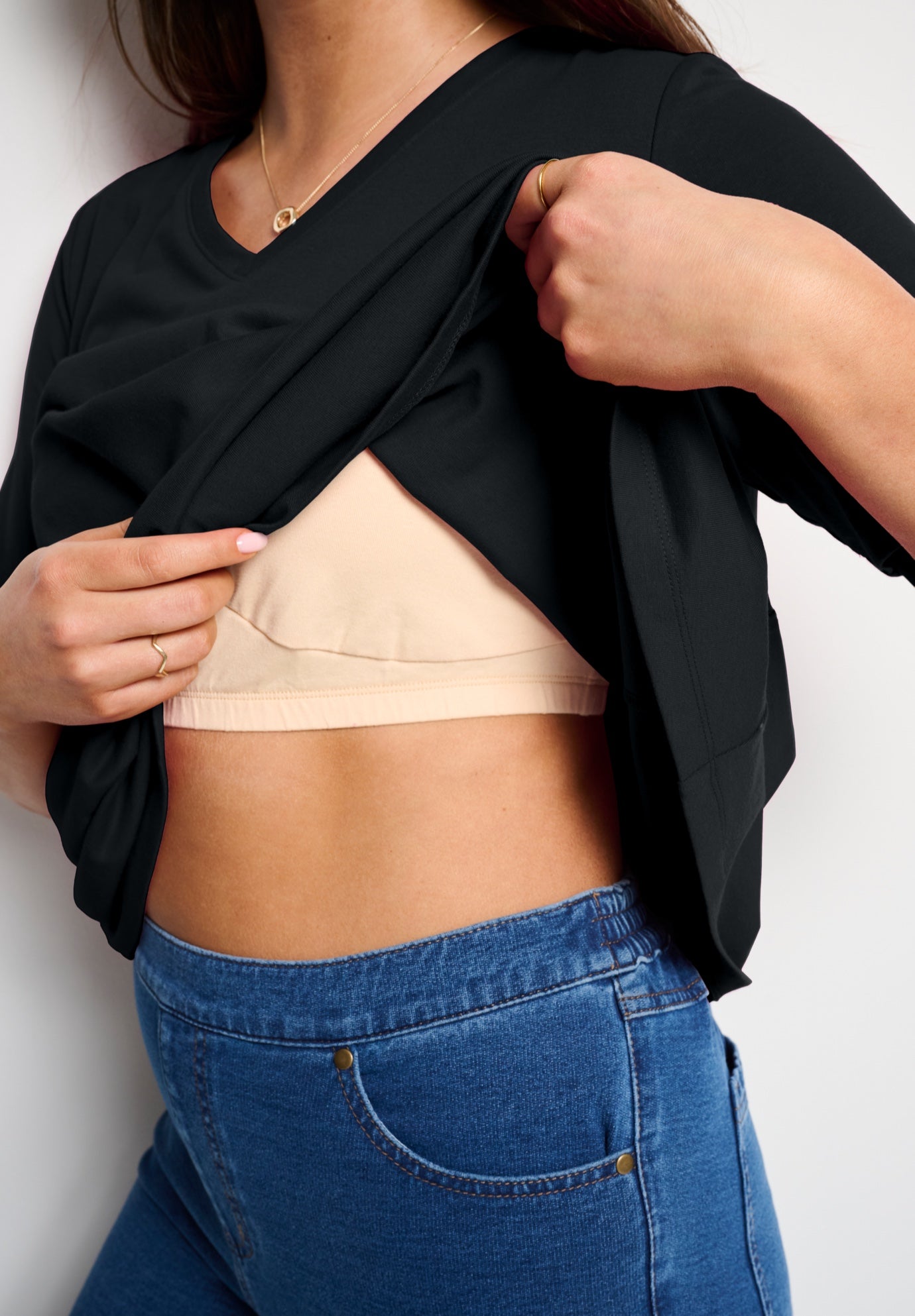 Built-In Bra V-Neck Short-Sleeve Tee image number 1