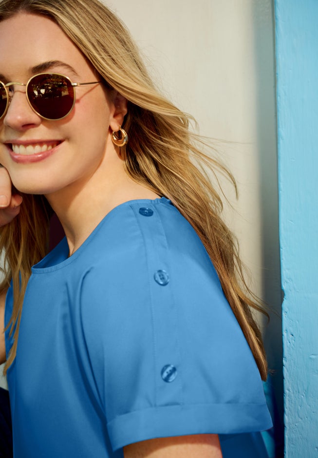 Short Sleeve Dolman Button Blouse image number 4