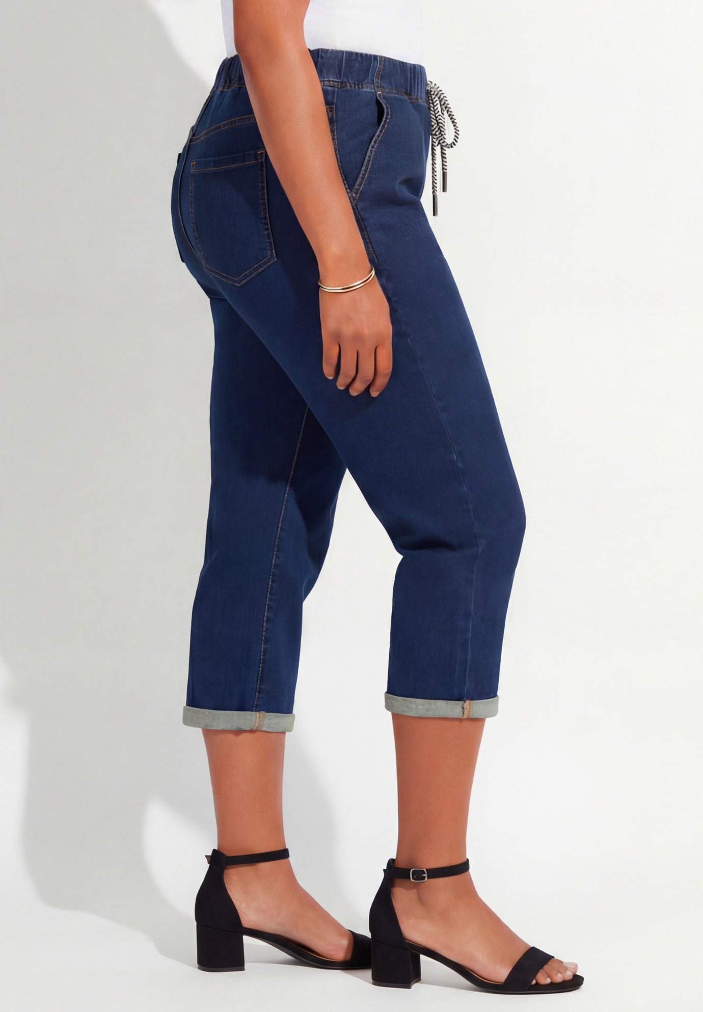 Relaxed Rolled Knit Jean Capri image number 2