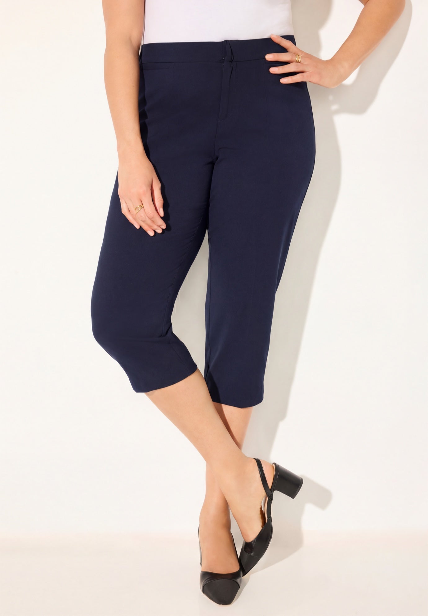 Right Fit&reg; Curvy Vent Capri image number 0