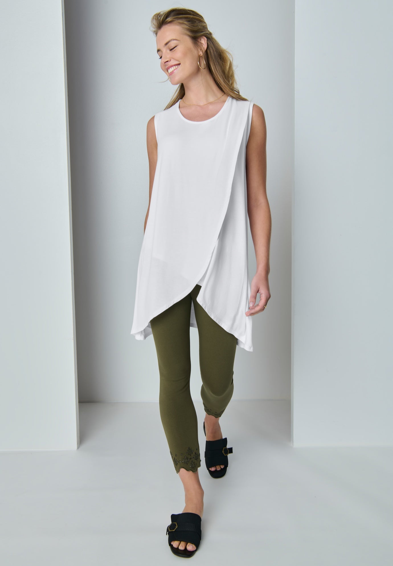 Sleeveless Tulip Overlay Knit Tunic image number 1