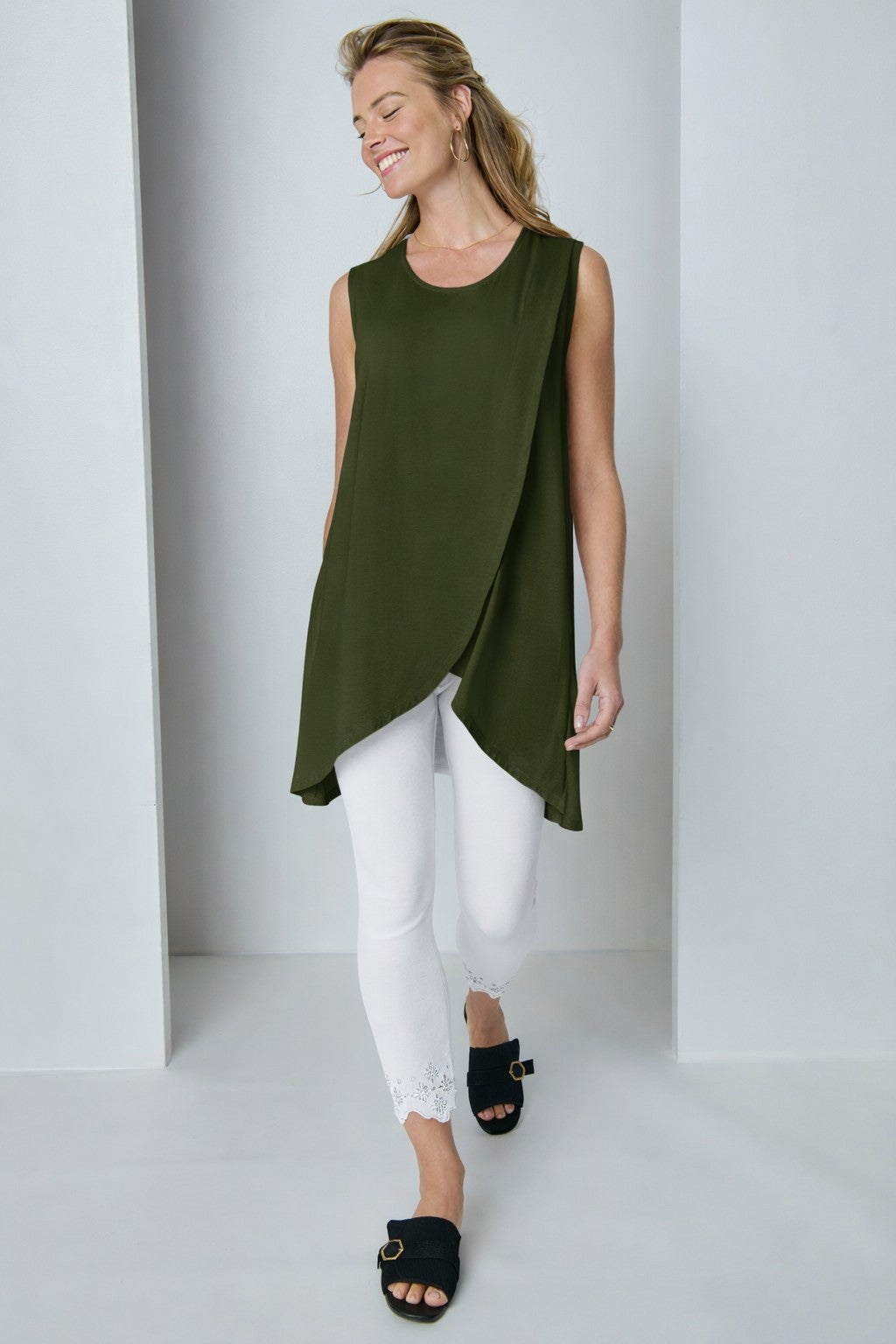 Sleeveless Tulip Overlay Knit Tunic image number 3