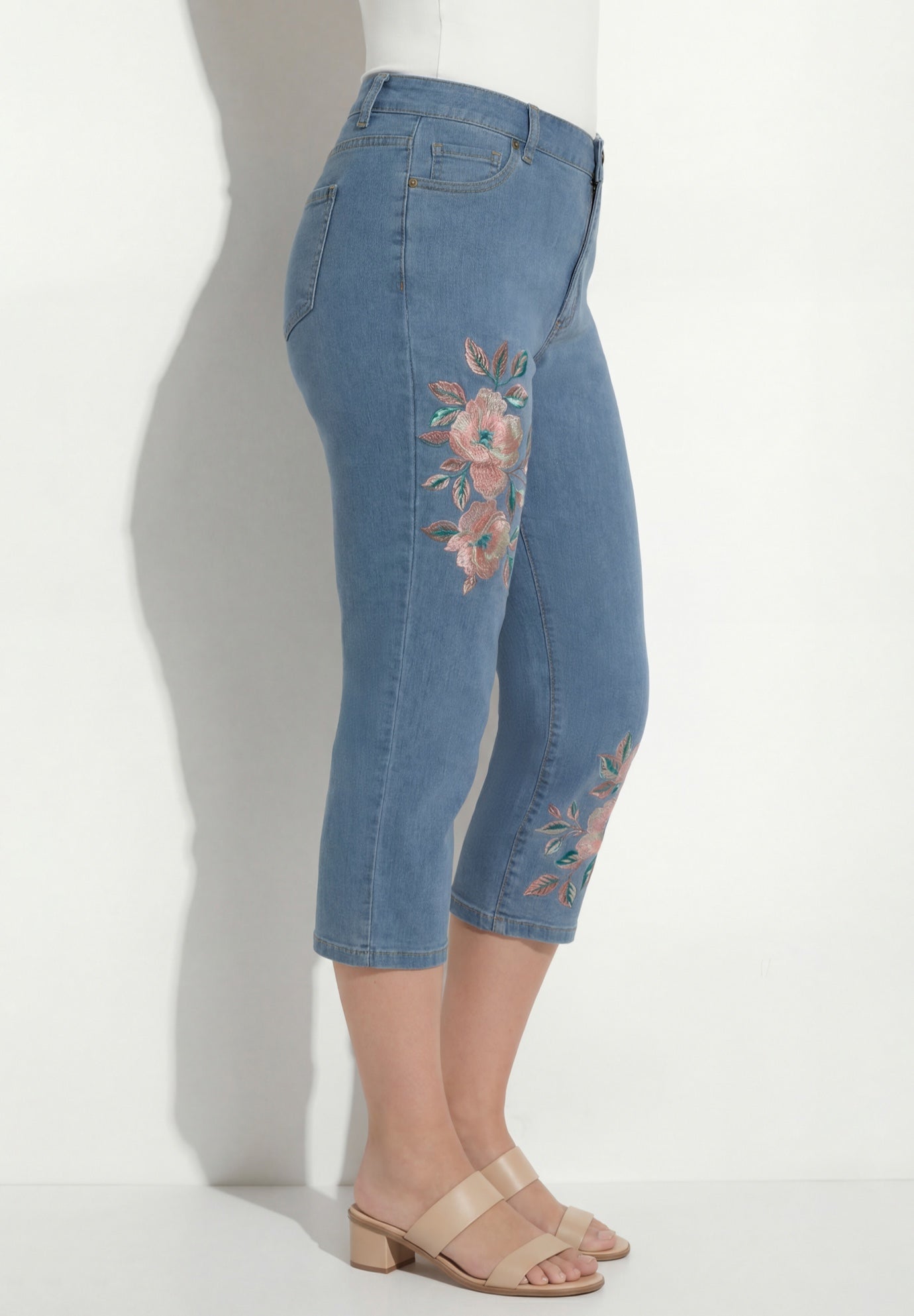 Plus Size Classic Stretch High-Rise Embroidered Capri Jean image number 2