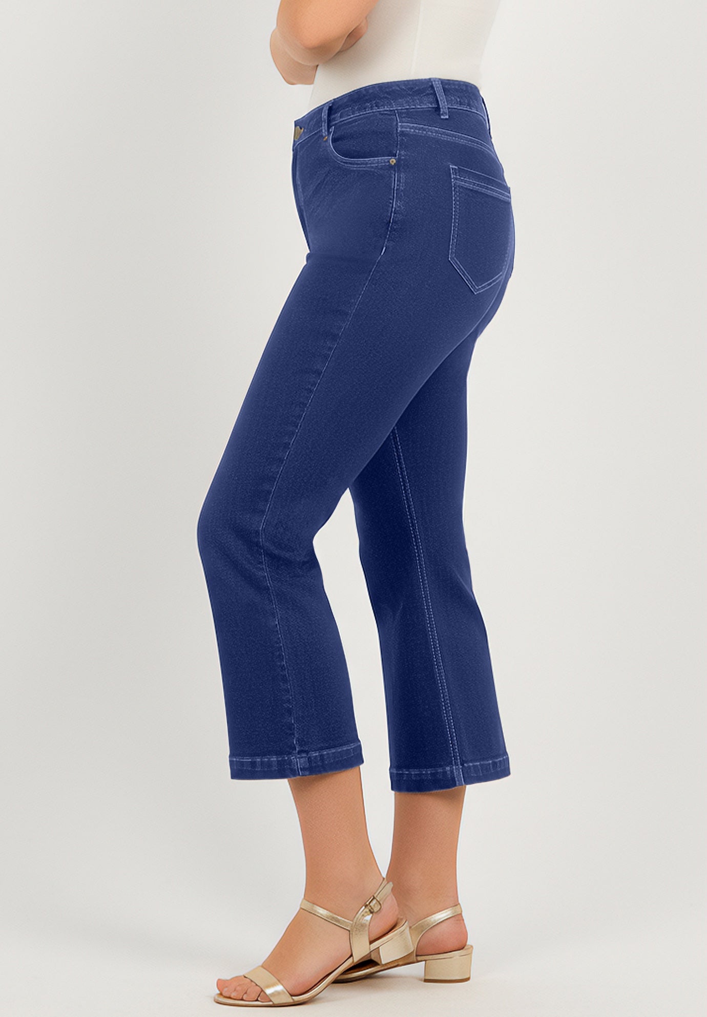 Plus Size Classic Stretch High-Rise Kick-Flare Cropped Jean image number 3