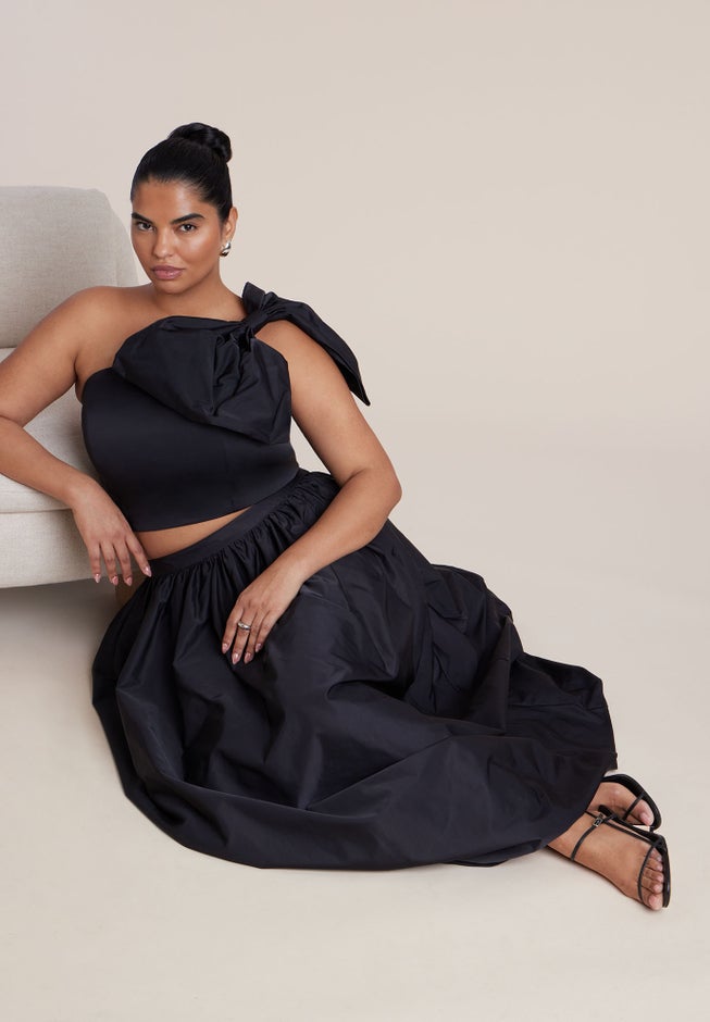 Crop Top With Large Bow image number 2