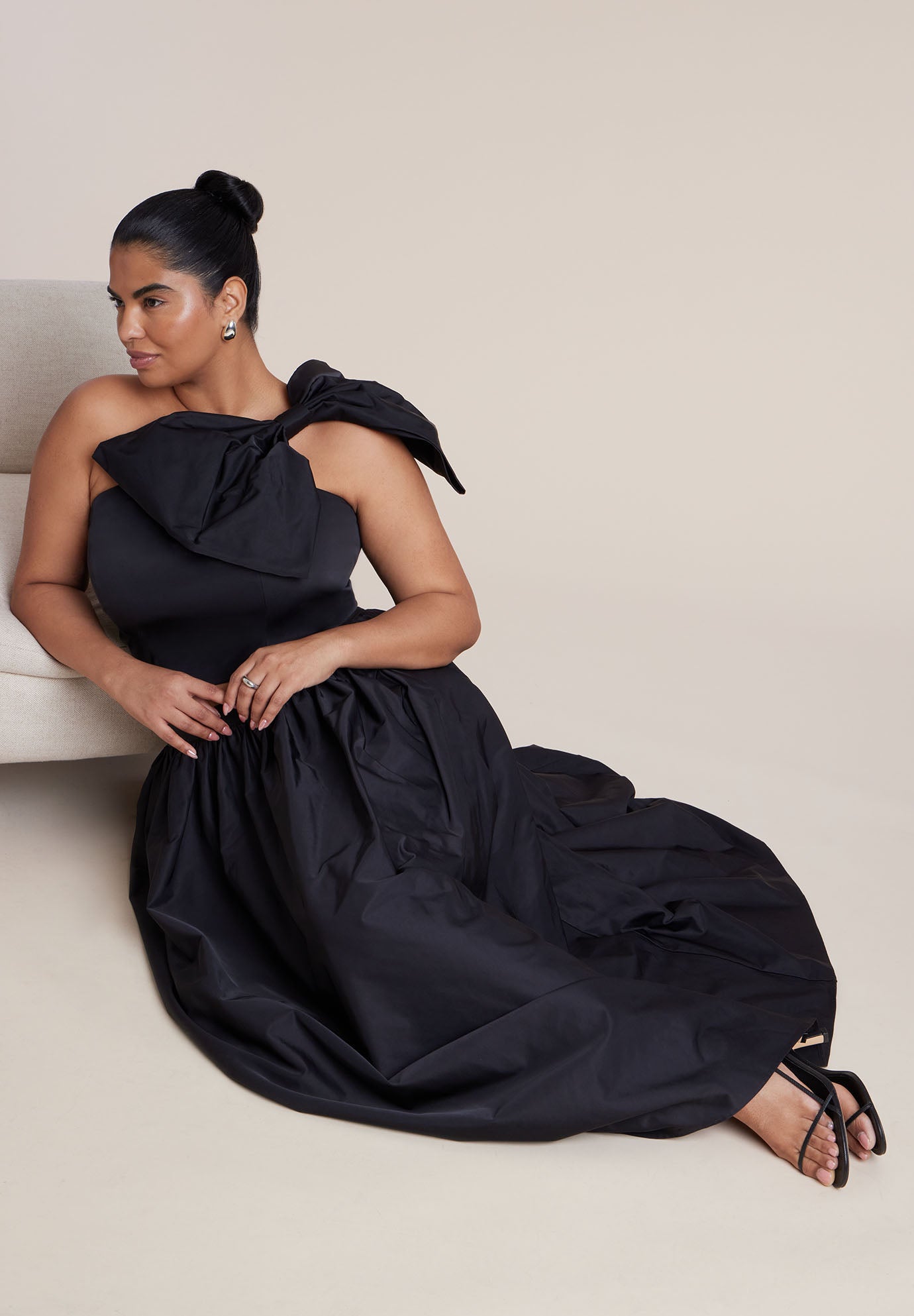 Crop Top With Large Bow image number 3