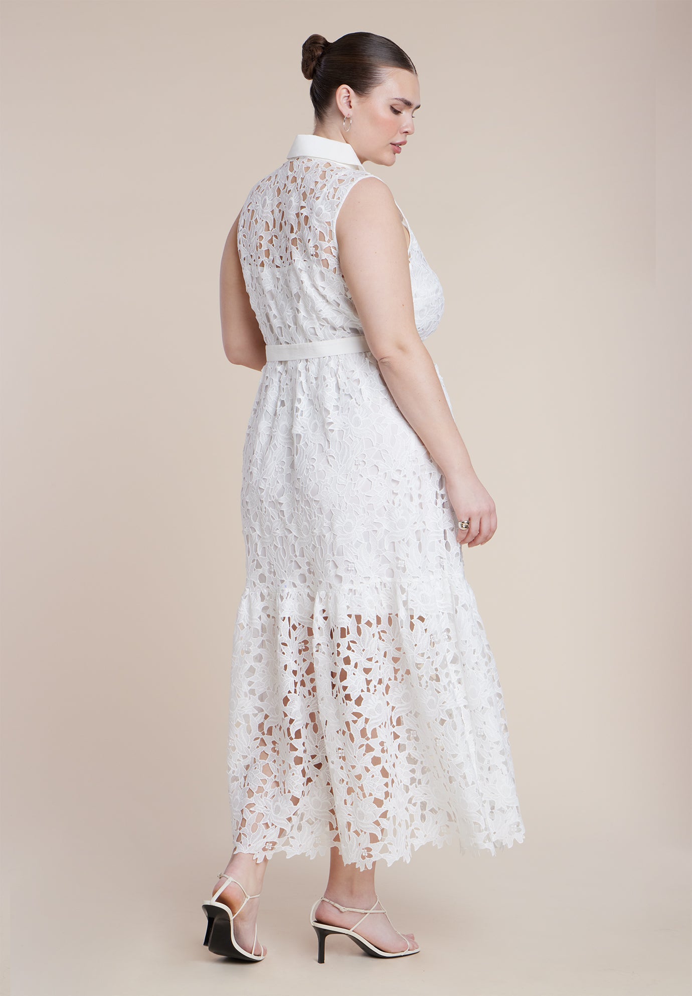 Lace Dress With Buttons & Collar image number 3