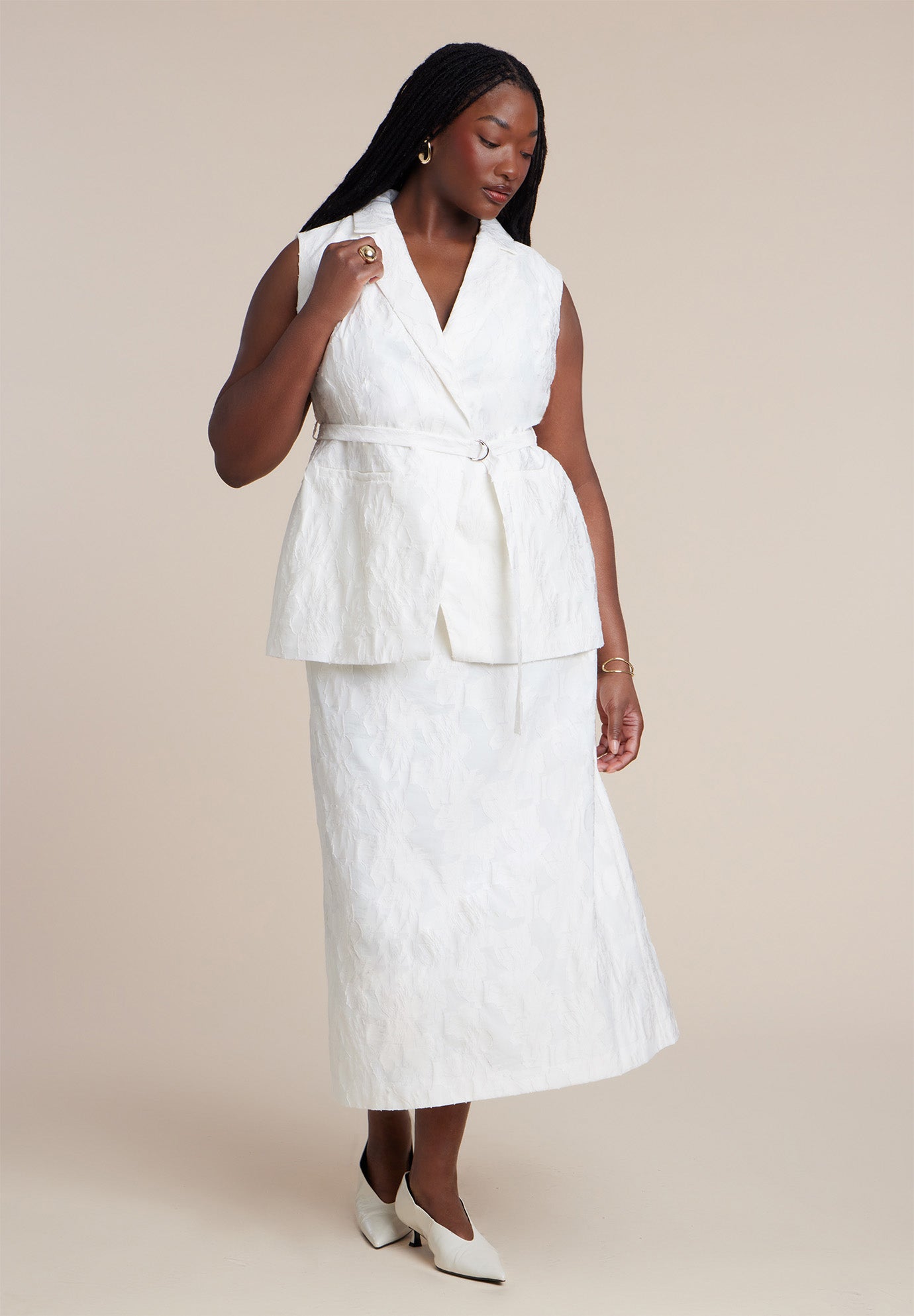 Floral Jacquard Belted Vest image number 3