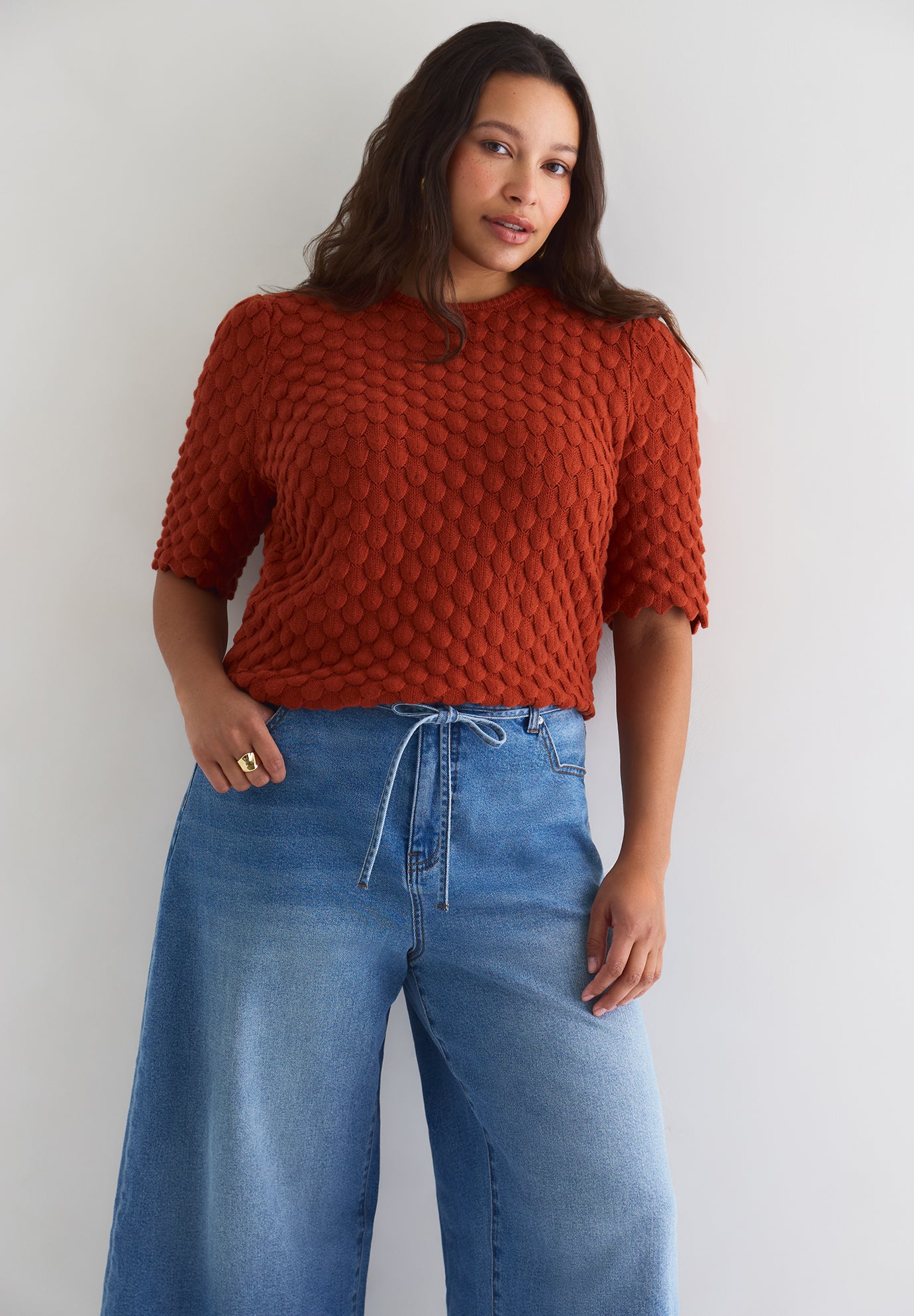 Scallop-Trim Short Sleeve Sweater image number 4