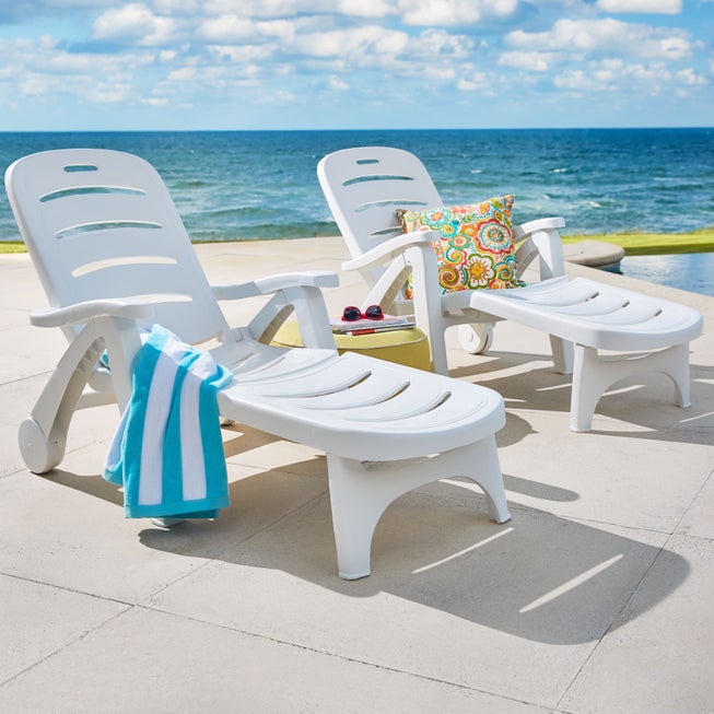 Resin Folding Lounger image number 3