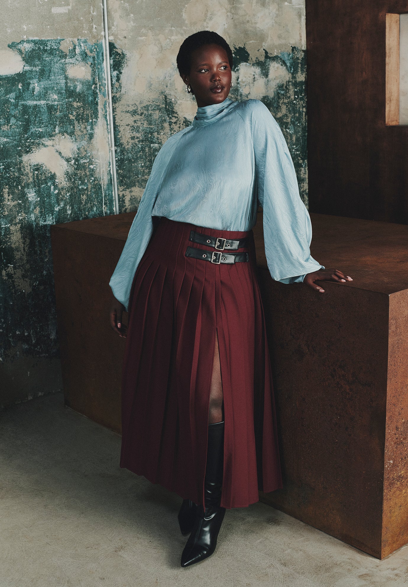Maxi Pleated Skirt With Buckle image number 0