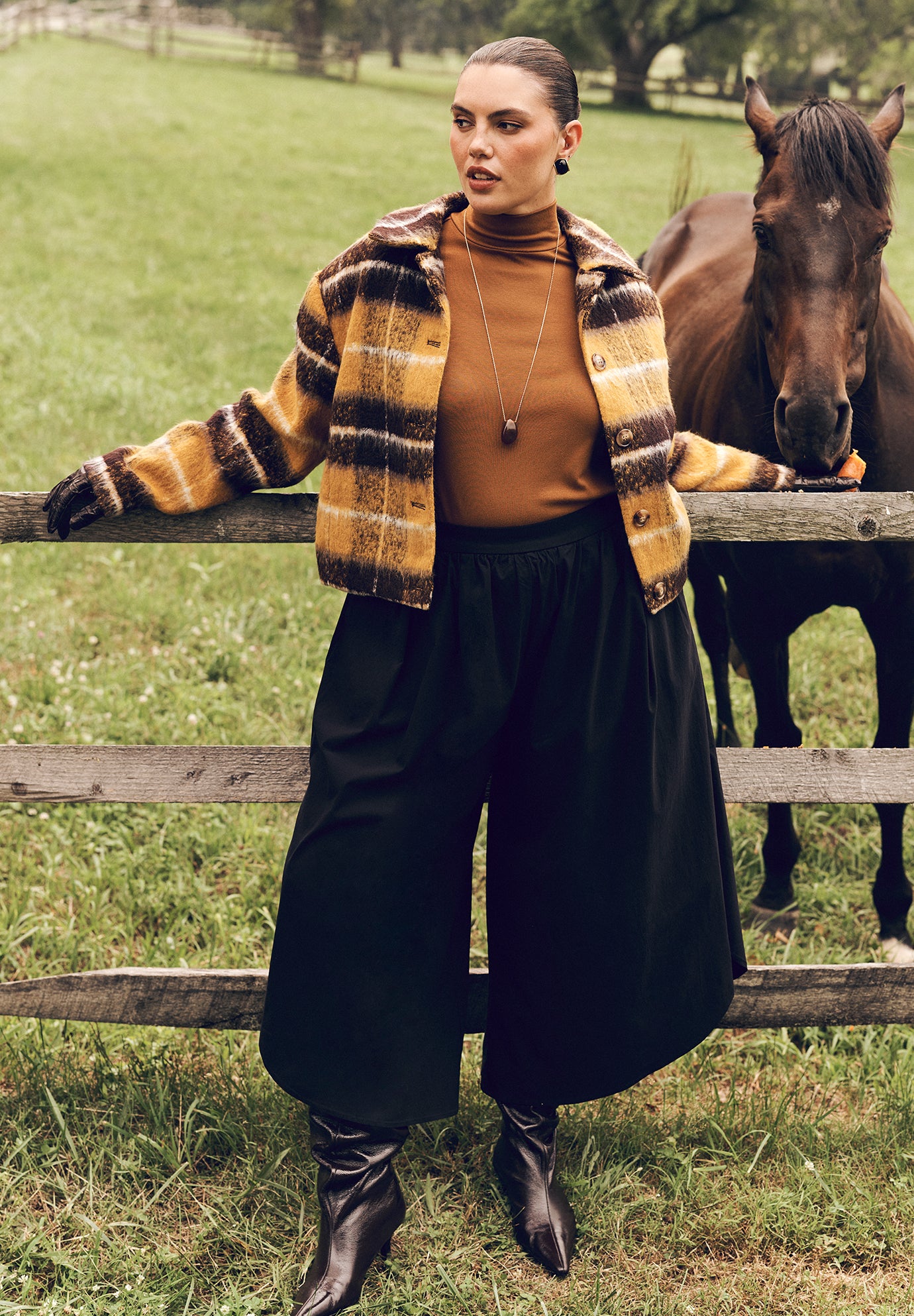 Rounded Wide-Leg Cropped Pant image number 0
