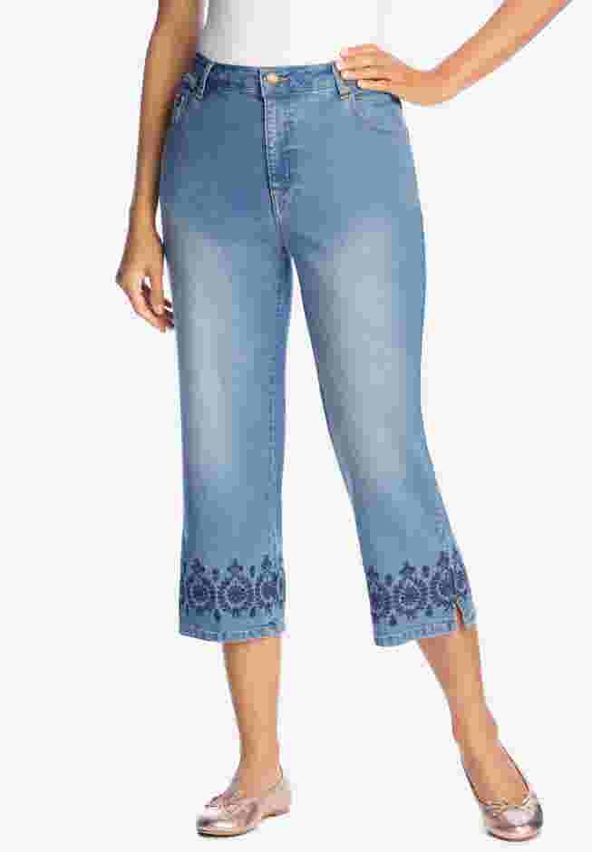 Womens Plus-Size Stretch Denim Five-Pocket Capri Jeans image number 5